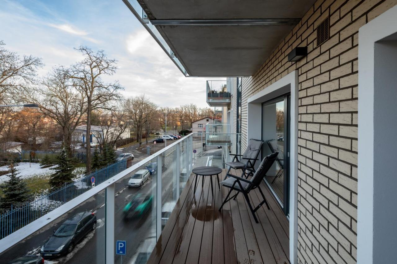 Airy & Stylish Flat In Smichov By Days Apartament